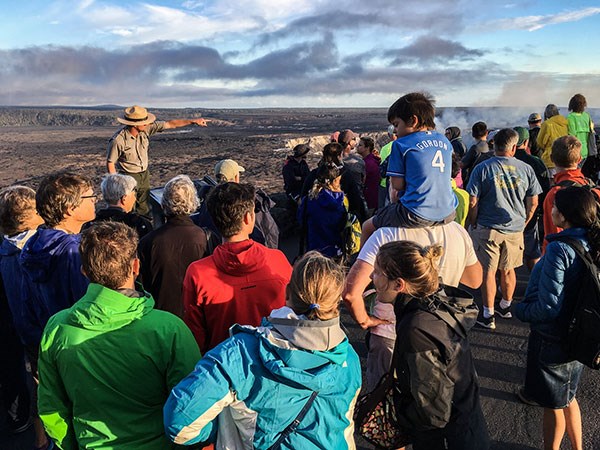 Park Ranger addresses large group of visitors at Jaggar Museum observation deck