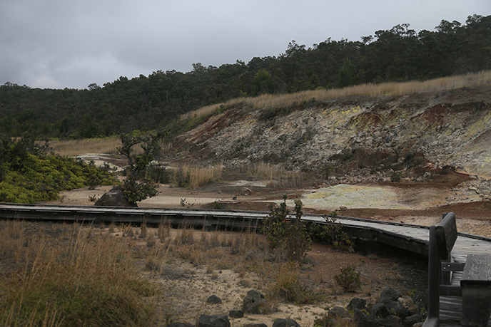 Sulphur Banks Trail and boardwalk