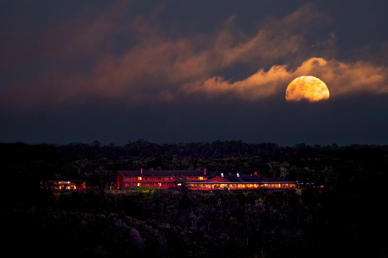 Volcano House Hotel