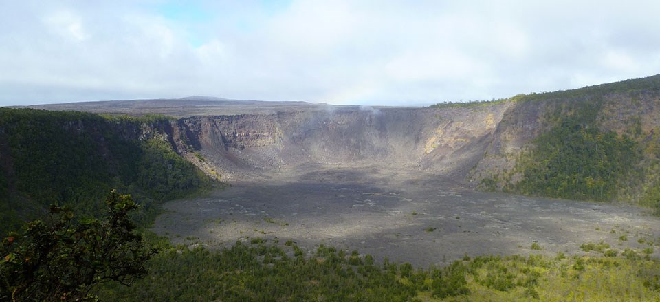 Makaopuhi Crater on the Way to Nāpau