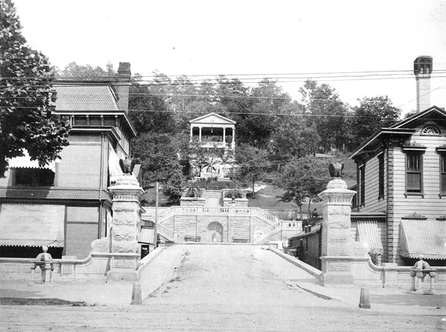 Image of the Hot Springs Reservation entrance