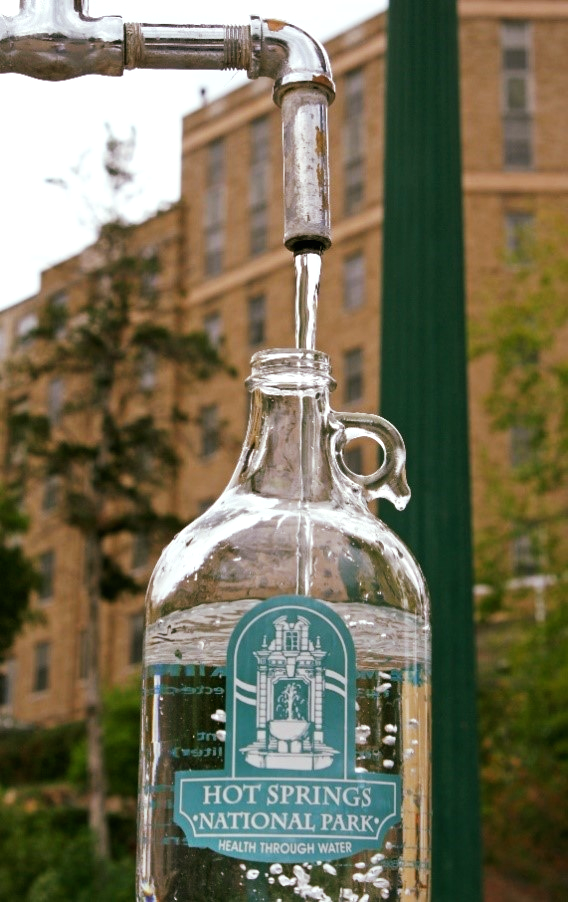 https://www.nps.gov/hosp/planyourvisit/images/jug-fountain-water-bottle.png