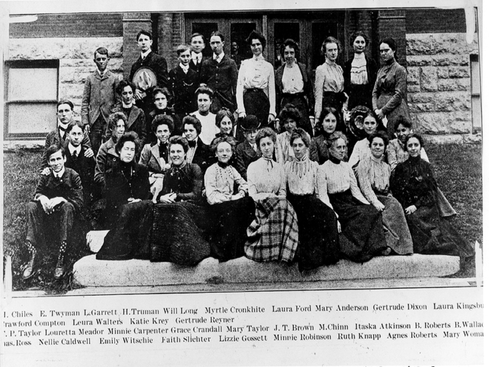Over twenty students posing for a picture, including 17 year old Harry Truman