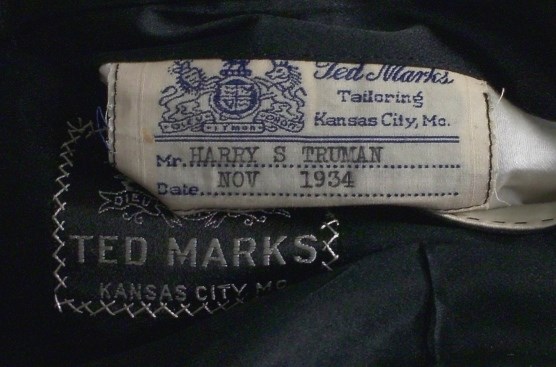 Tuxedo label, HSTR 3589
