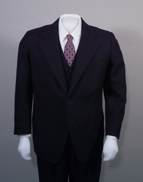 Navy suit, HSTR 3684