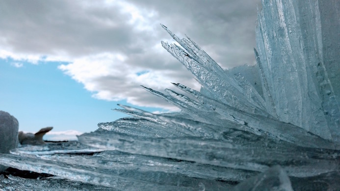 Edward’s scissor hands Daggers of ice spread into a fan-like structure