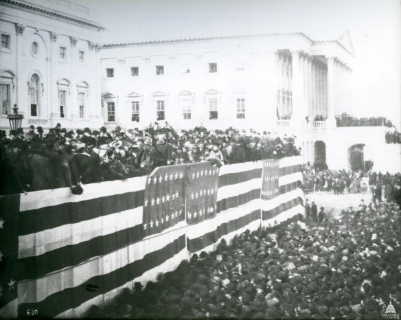 a crowd of about a thousand people in Washington at the President's inauguration