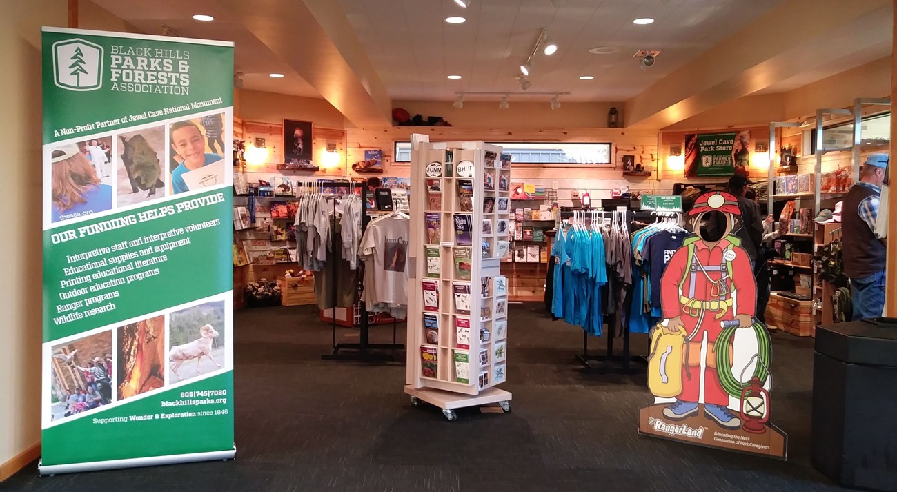 View of the park store at Jewel Cave.