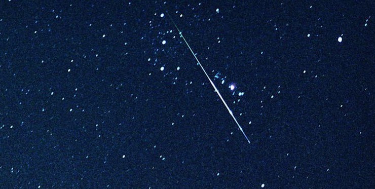 Perseid meteor in Orion Streak of light just below Orion's belt, caused by a Perseid Meteor burning up in Earth's atmosphere.