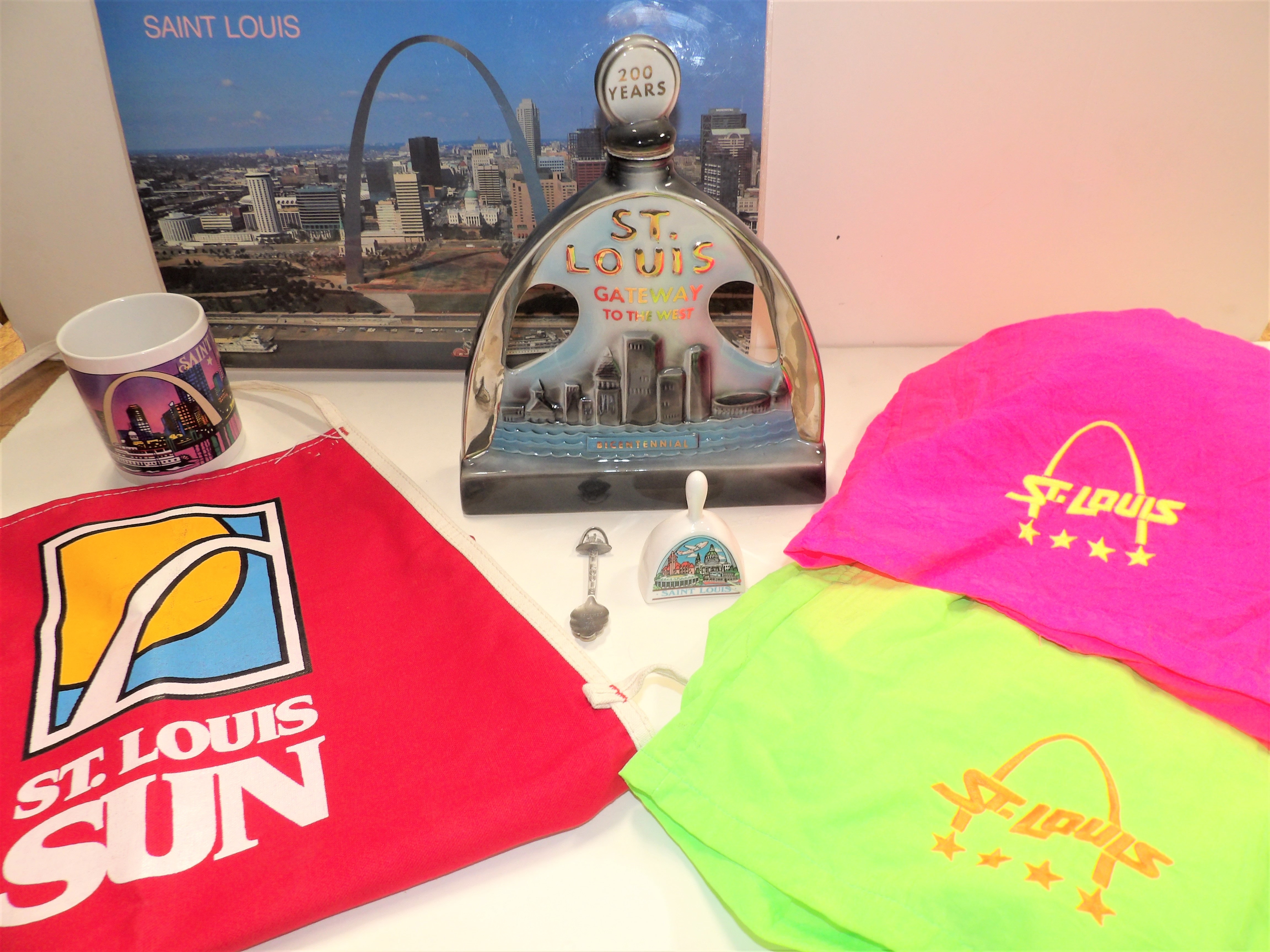 items featuring image of the Gateway Arch