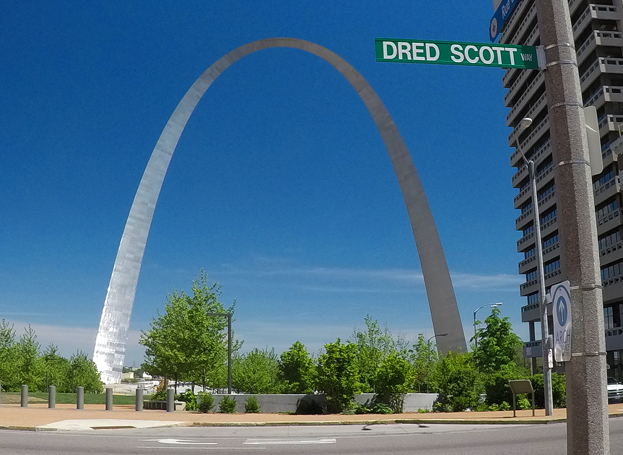 Gateway Arch with blue sky in the background