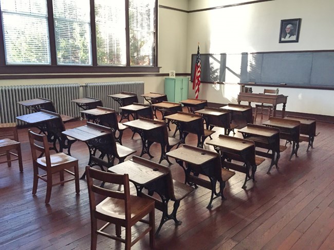 1930's classroom at Plains High School