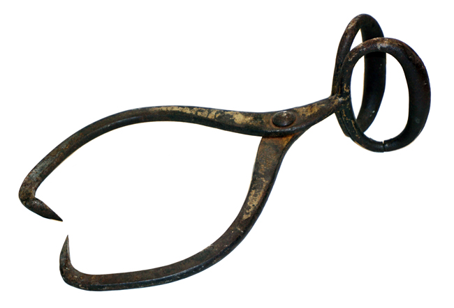 Ice tongs used to carry blocks of ice for an icebox. Ice tongs used to carry blocks of ice for an icebox.