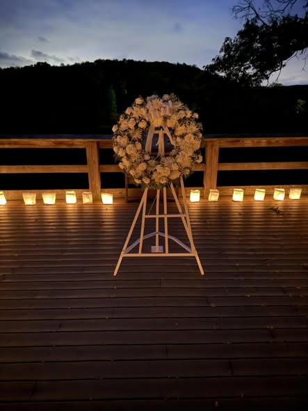 A wreath of white flowers