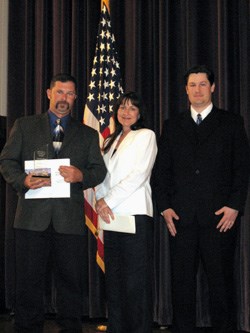 Ken Hornback receiving the Jed Davis Leadership Award