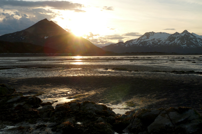 Sunset over the mudflats at Hallo Bay