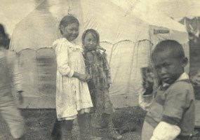 Kids in the Katmai area in 1917.