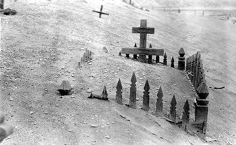 Grave in Katmai Village Cemetery, July 15, 1915