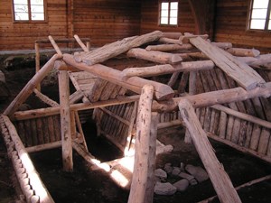 A partially reconstructed semi-subterranean home can be seen on the Cultural Walk