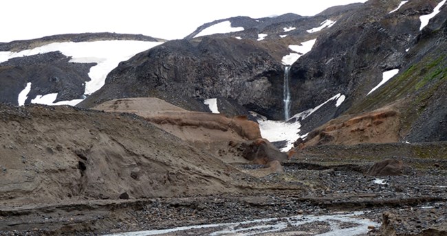Waterfalls-and-VTTS-ash-near-west-Mageik-Lake