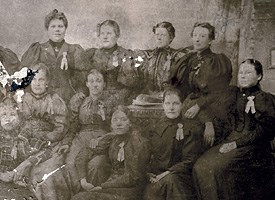 Portrait of the Finnish Ladies Society. Maggie Walz is on the left on the back row.