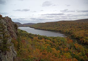 Lake of the Clouds is one of the scenic spots in the Porcupine Mountains. Click here to visit their website.
