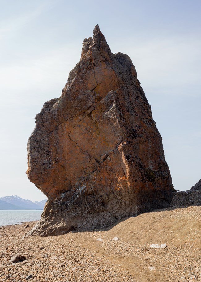 Image of rocky outcrop on lakeshore.