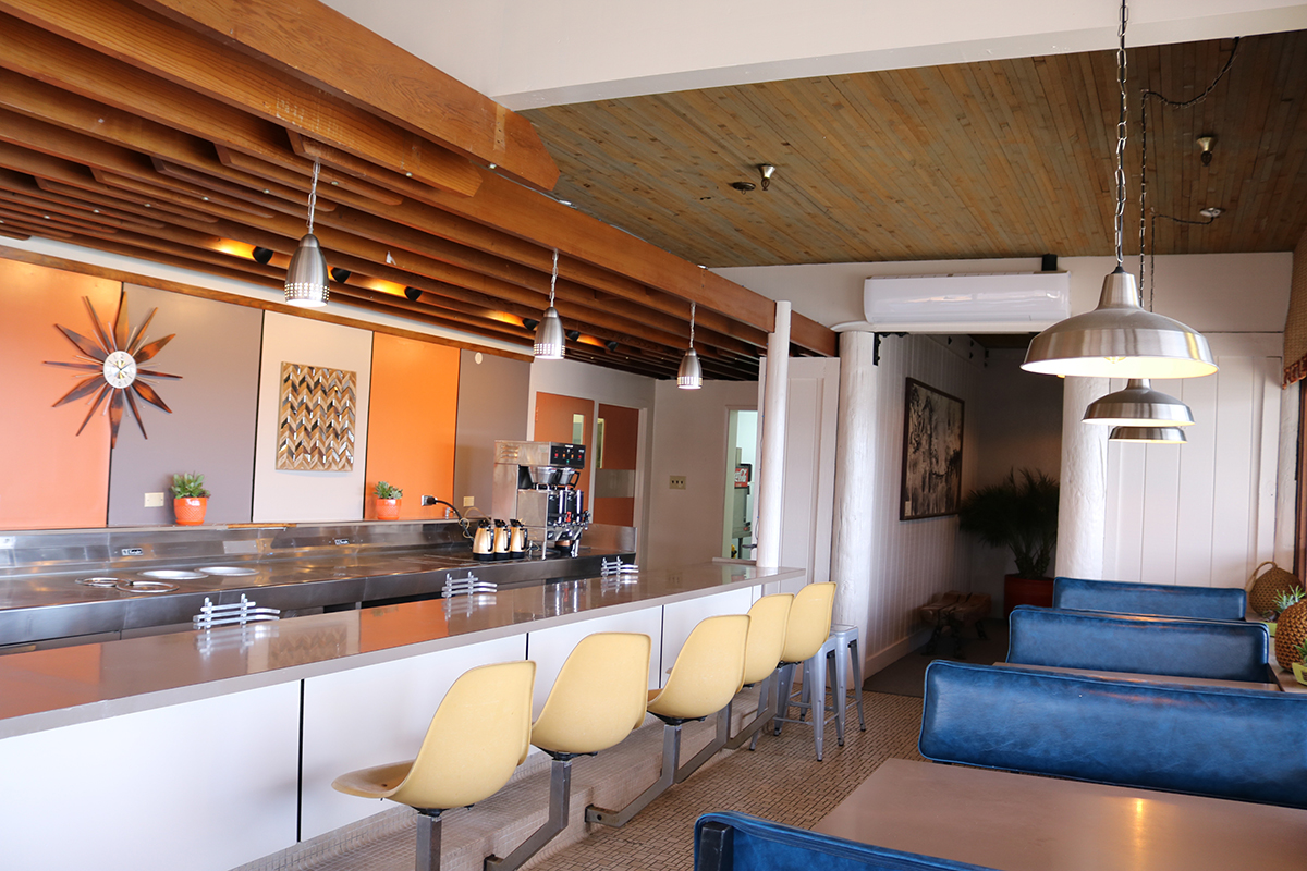 Katherine Landing Cafe cafe with bar counter, bar stools and table