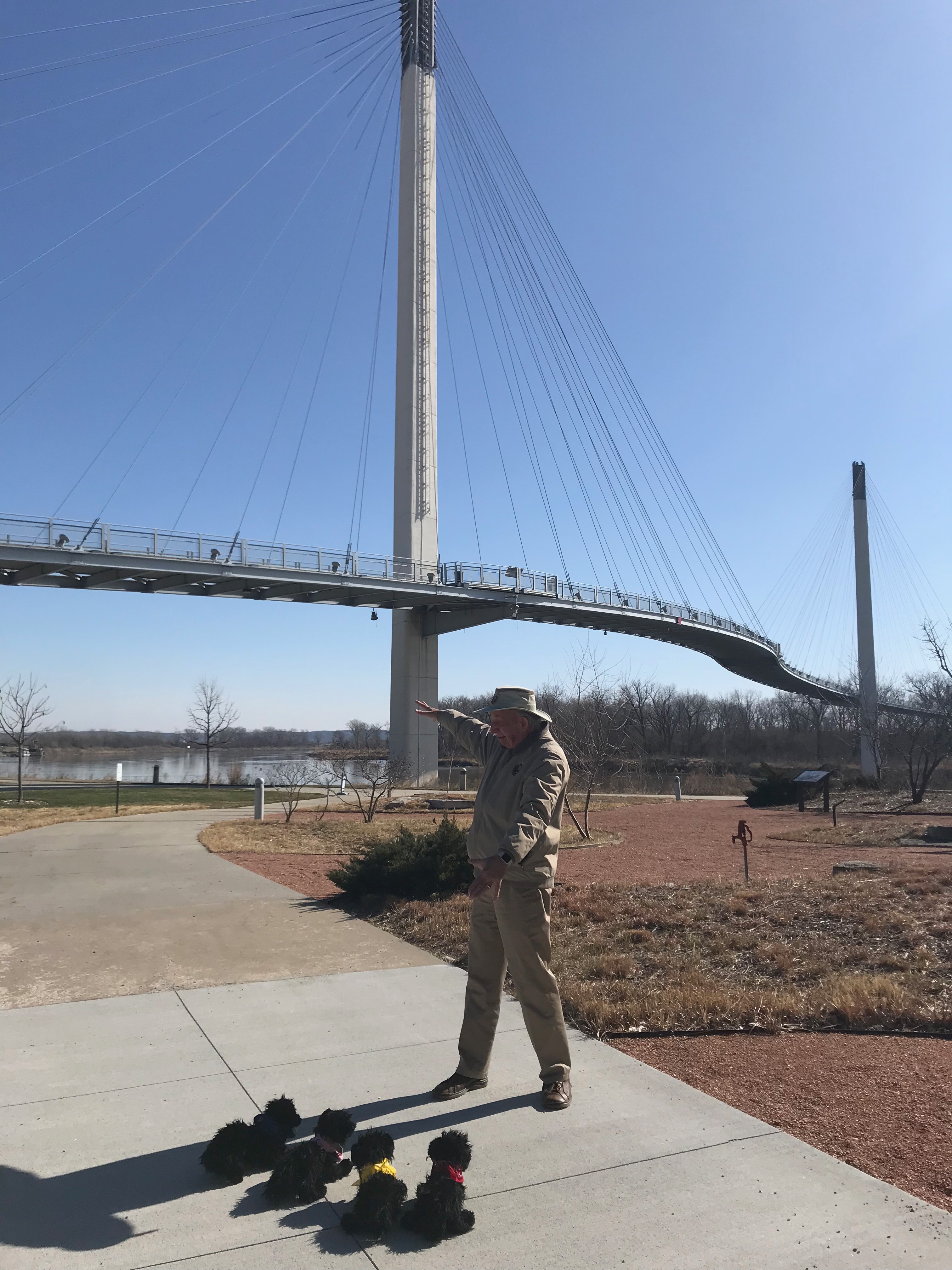 Volunteer points to bridge over Missouri River