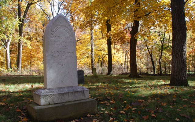 Gravesite of Nancy Hanks Lincoln, fall color