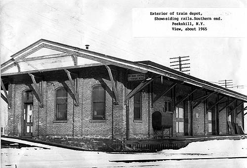 Peekskill train station