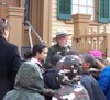 Lincoln Home NHS Park Ranger with school group in front of the Lincoln home. Lincoln Home NHS Park Ranger with school group in front of the Lincoln home.