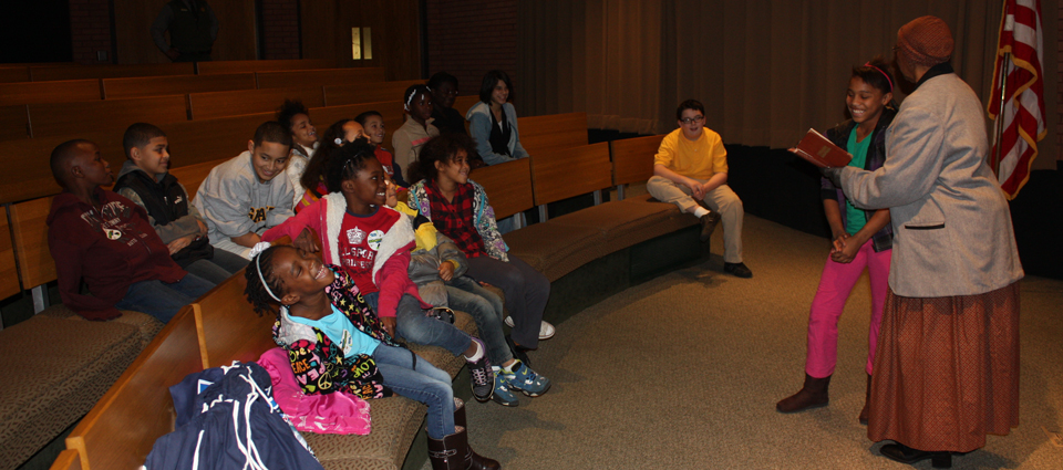 Harriet-Tubman-with-Boys-and-Girls-Club-Members-at-LIHO-for-web