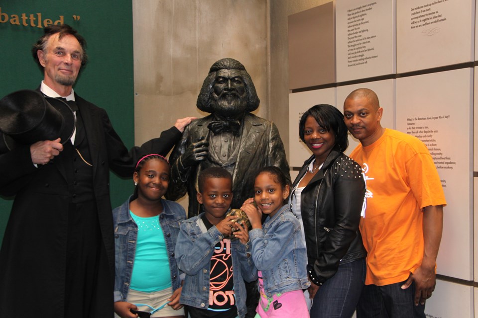Journey-Home-Fred-Douglass-Home-Lincoln-with-visitors