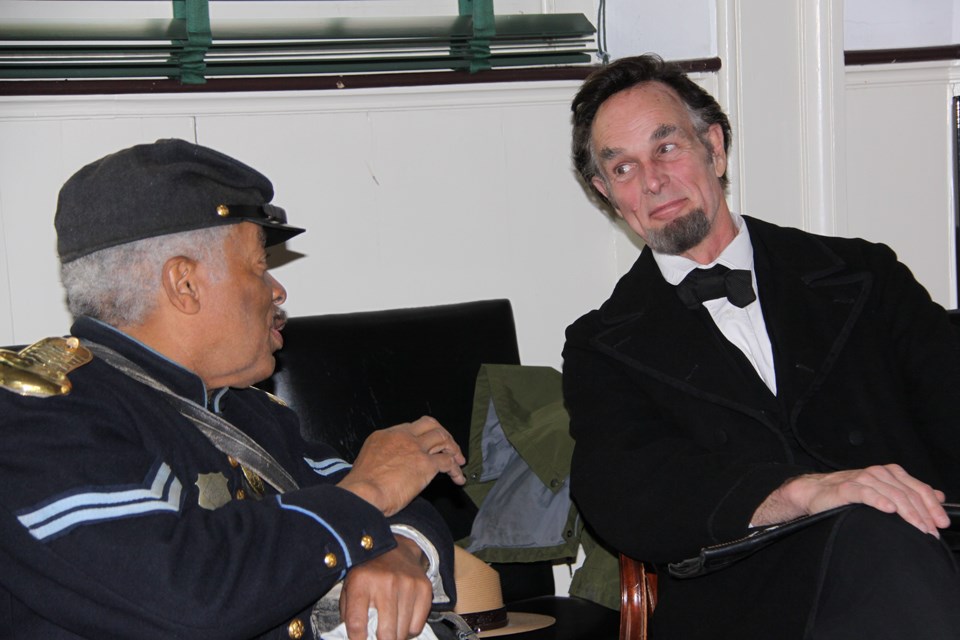 Journey-Home-Lincoln-and-USCT-soldier