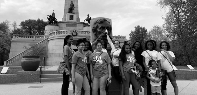 Lincoln tomb anniversary event May 2015