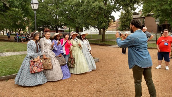 Young ladies at Lincoln Home summer 2016