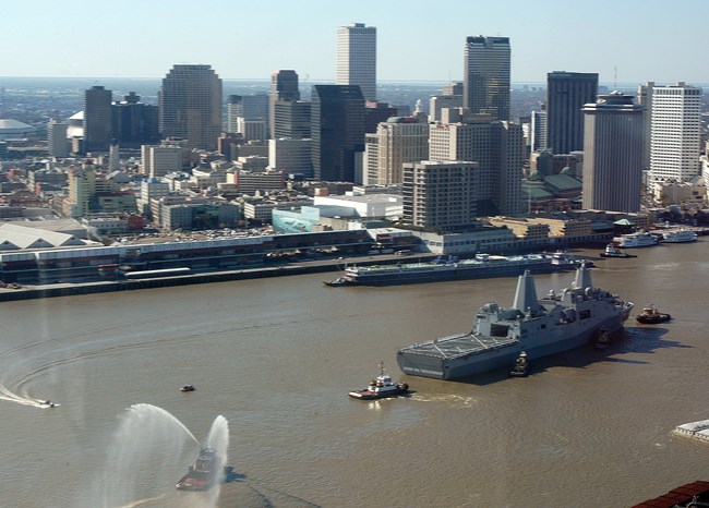 USS New Orleans USS New Orleans (LPD 18) transits the Mississippi River toward her namesake city.
