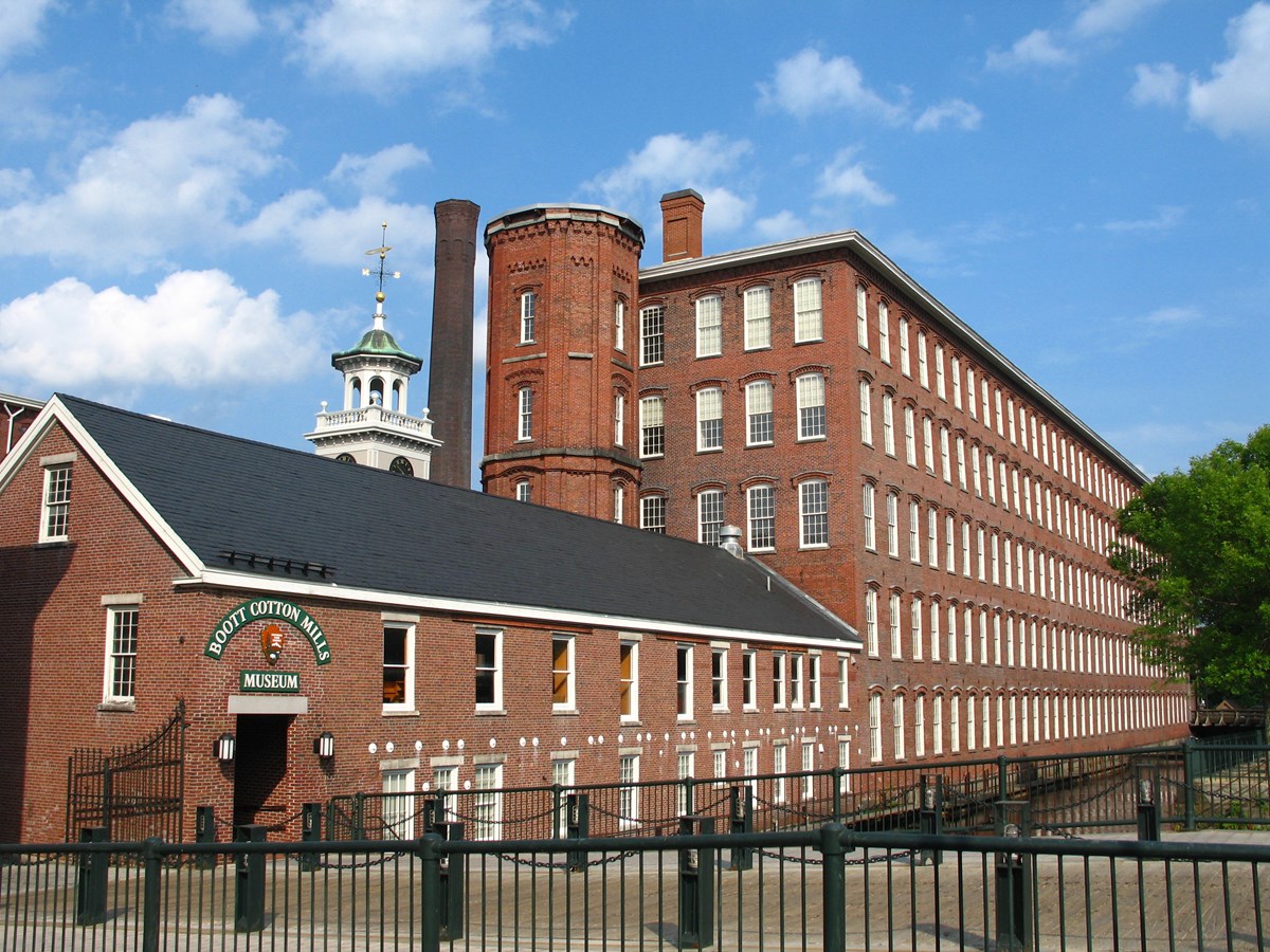 The exterior of the Boott Cotton Mills Museum