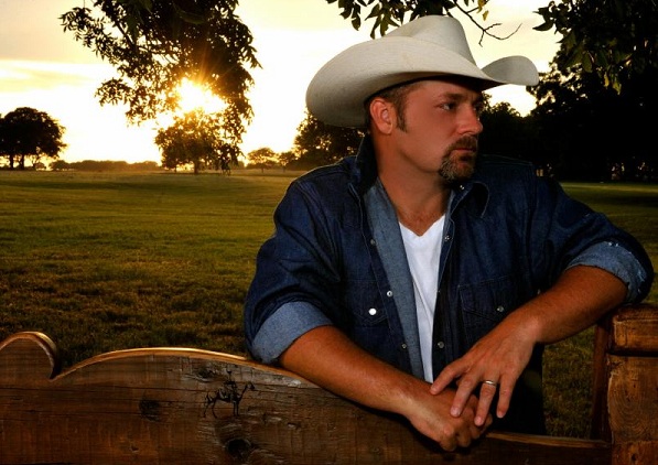 Recording artist Chris Cagle