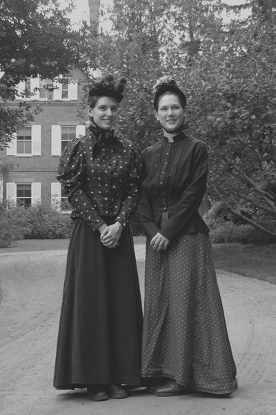 Billing Women Reenactors MABI 2007