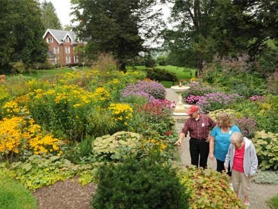 Gardens in Bloom ::Gardens-in-Bloom