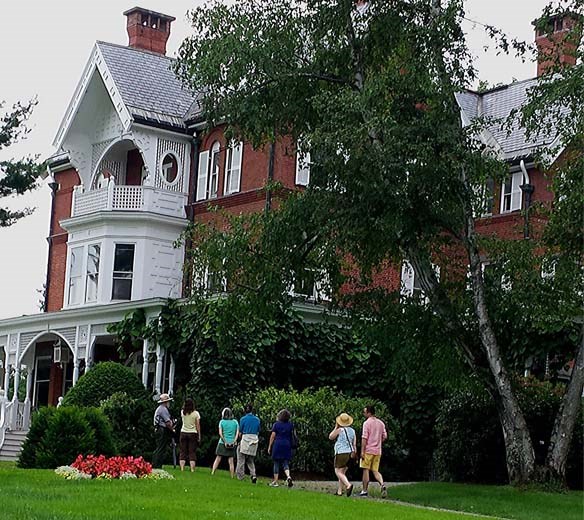 Mansion Tour Visitors Summer 600x500 Mansion tour visitors summer front walkway