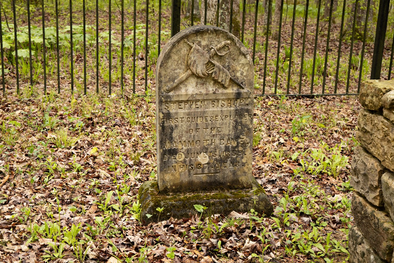 Gravestone of former cave guide Stephen Bishop