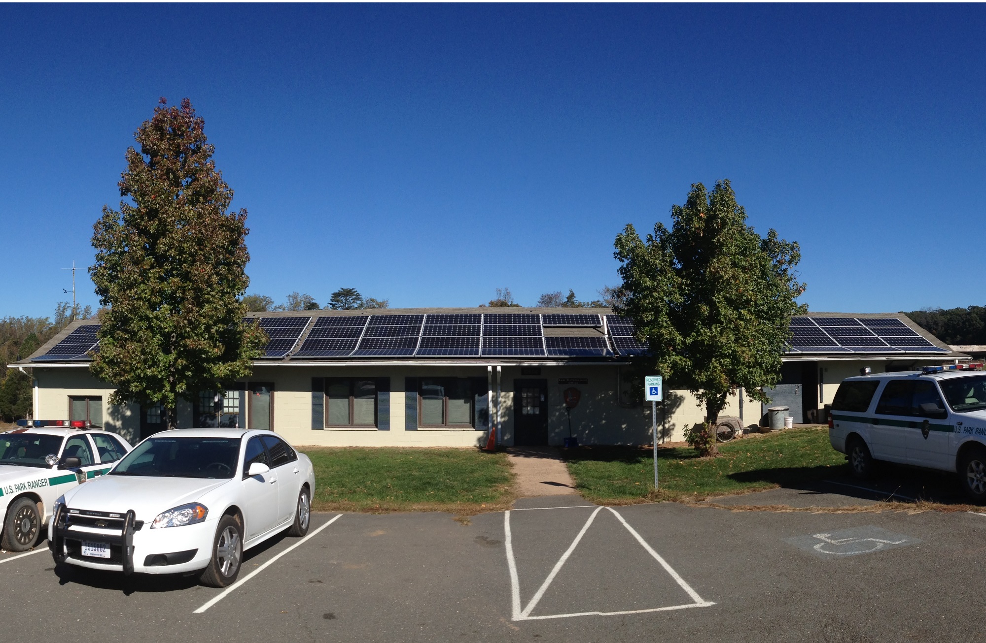 Soar Panel Array installed on roof of law enforcement building at Manassas National Battlefield Park