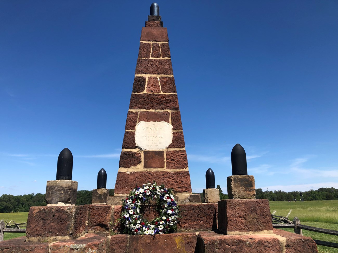 wreath patriots monument