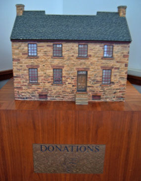 Donation box 285