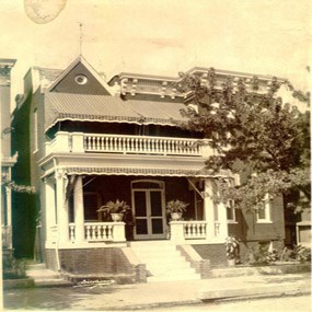 lt= Walker House circa 1922