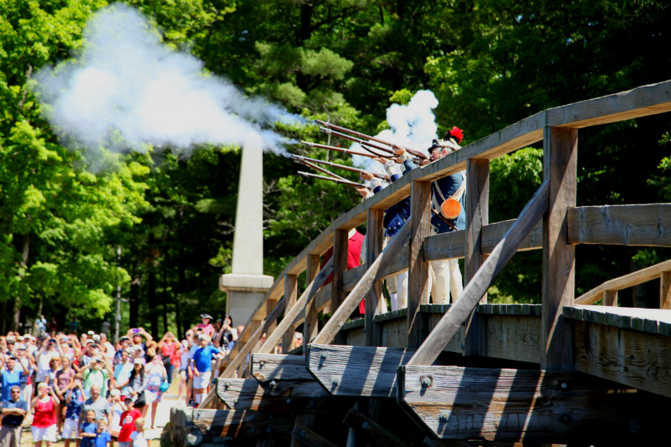 Musket salute at North Bridge