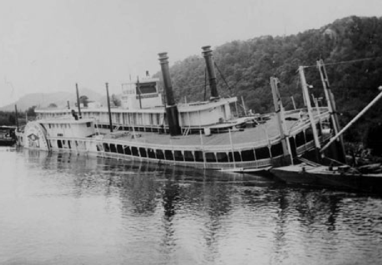 mississippi riverboat history